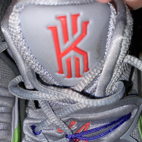 Nike Kyrie 5 Wolf Gray Lime, Size 6Y (5.5 ladies) /2019 Ltd. Edition Kyle Irving - Picture 2 of 10